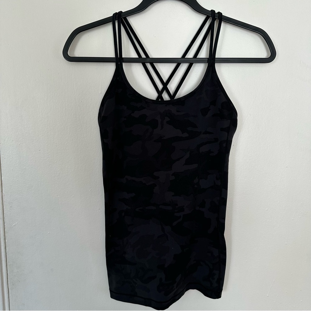 Lululemon Free To Be Tank Strappy Back Athletic Tank Top. Size 8. No pads.